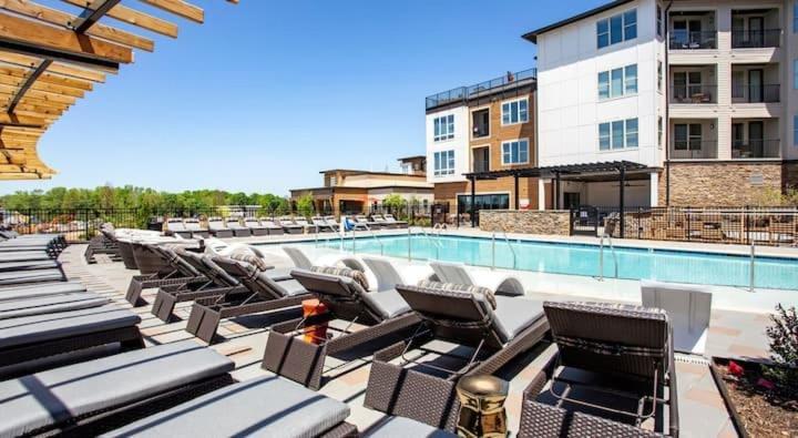 Apartment Luxe King 2br In Waverly Charlotte